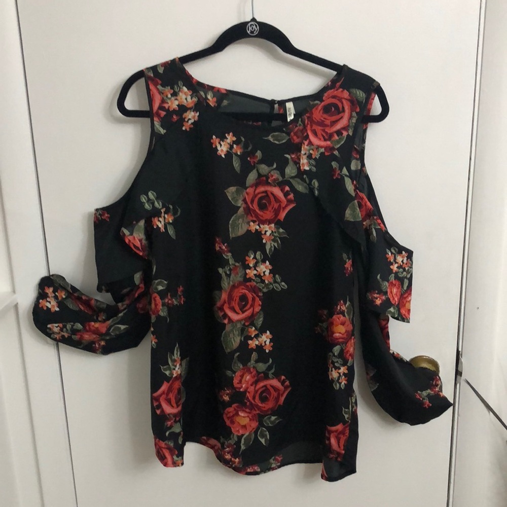 Live 4 Truth | Cold shoulder Rose blouse | 1x